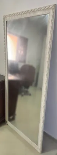 Espelho de Parede com Moldura Clássica