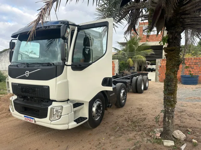 Volvo Vm 330 8x2R