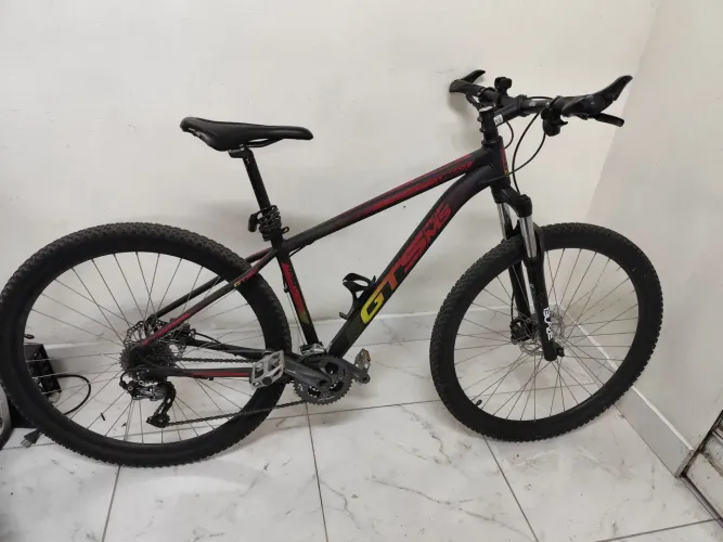 Bicicleta GT, aro 29, Shimano alívio 27V