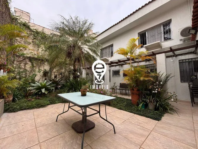 Casa à Venda com 3 Quartos, 3 Banheiros, 3 vagas no Planalto Paulista - São Paulo / SP
