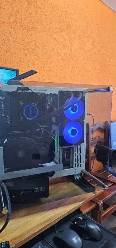 PC Gamer i5-12600K/RX 5700XT 8G/16GB 3600Mhz/SSD/Water Cooler/Gabinete ThermaltakeP3