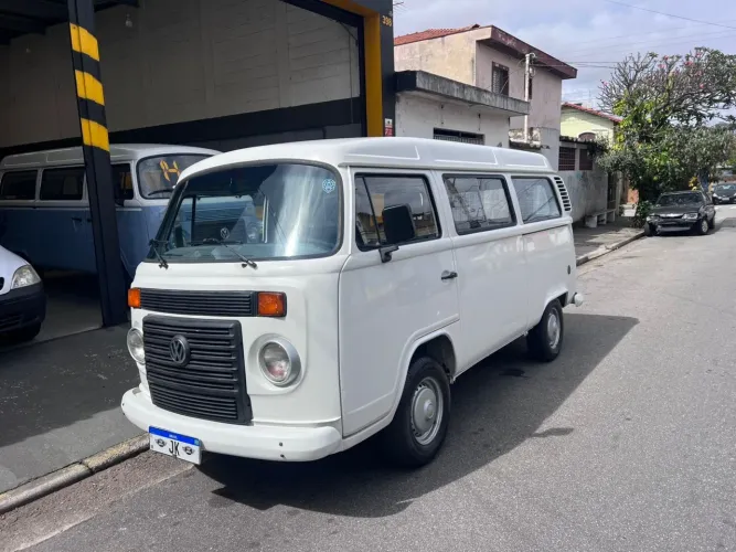 Volkswagen Kombi Standard 1.4 MI Total Flex 8V 2010