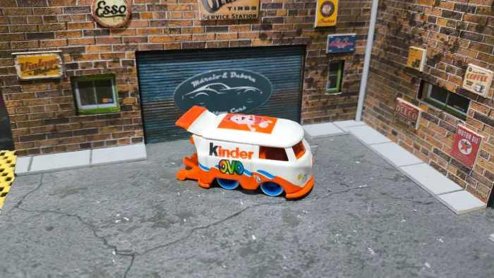 Hot Wheels Kombi Kinder Ovo - custom