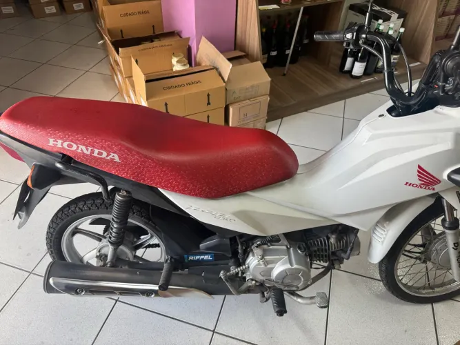 Pop 110 muito conservada