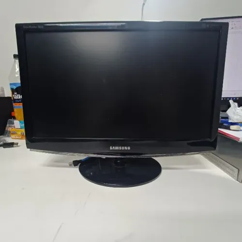 MONITOR SAMSUNG 2033SWPLUS 20?