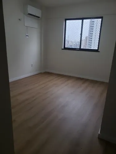 Isntalador de piso vinílico