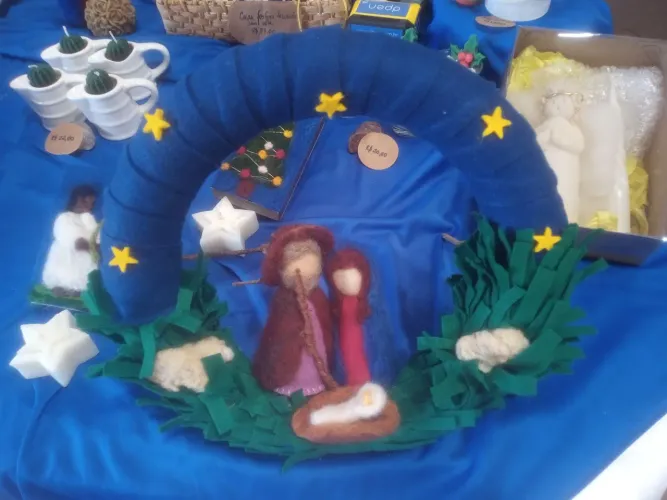 guirlanda de Natal da família sagrada filtrada produto artesanal Waldorf Único no site