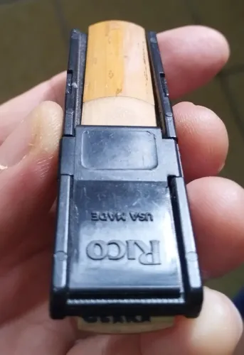 Porta palheta sax alto Ricco capacidade de 2 palhetas 