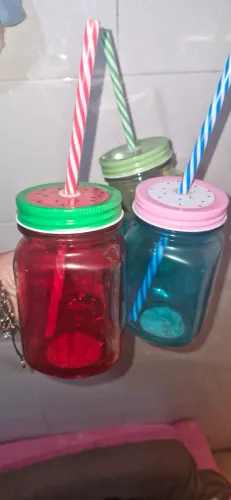 Canecas com canudo coloridas copo de vidro - 3 unidades