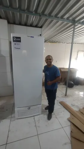 FREEZER VERTICAL TRIPLA AÇÃO 569 LITROS FRICON
