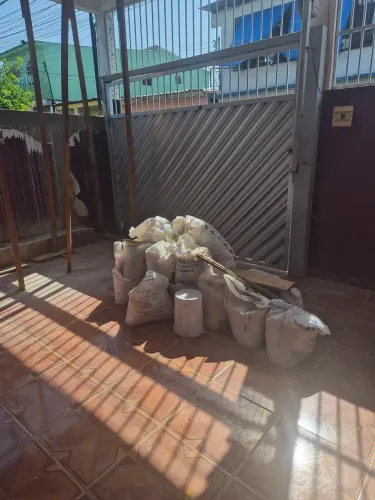 Locação casa no Coroado!