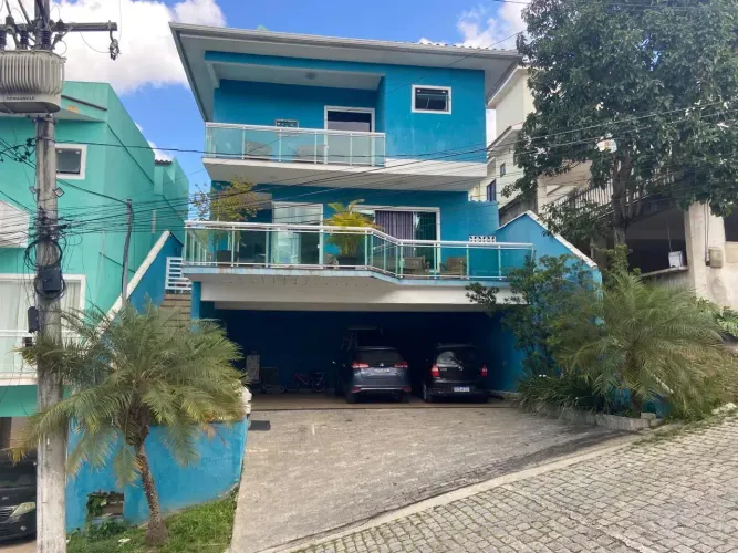 Maravilhosa Casa no Condomínio Mirante do Vale.