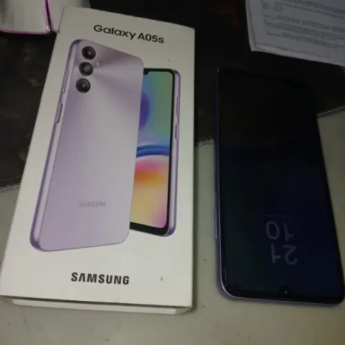 celular novinho samsung A05S lilás com capa