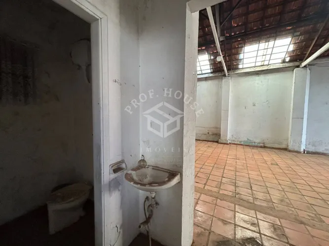 Barracão à Venda no Centro de Limeira-SP