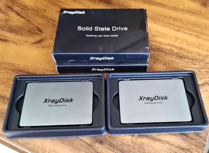 (100% Saúde) Kit SSD Sata 3, 2TB (2x unidades de 1TB), XrayDisk, Cinza, feito em Metal.