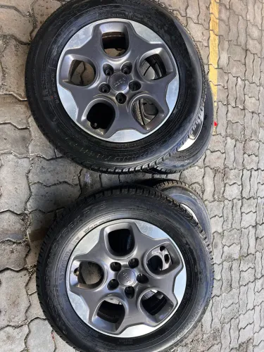 PNEU ORIGINAL JEPP R16