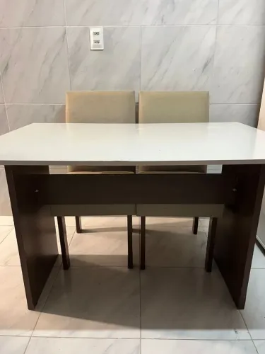 MESA COM 2 CADEIRAS