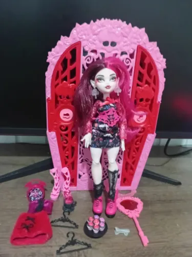Monster High Draculaura Skulltimate Secrets