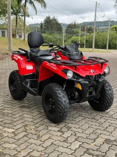 Quadriciclo Can-Am Outlander 450, ano 2017