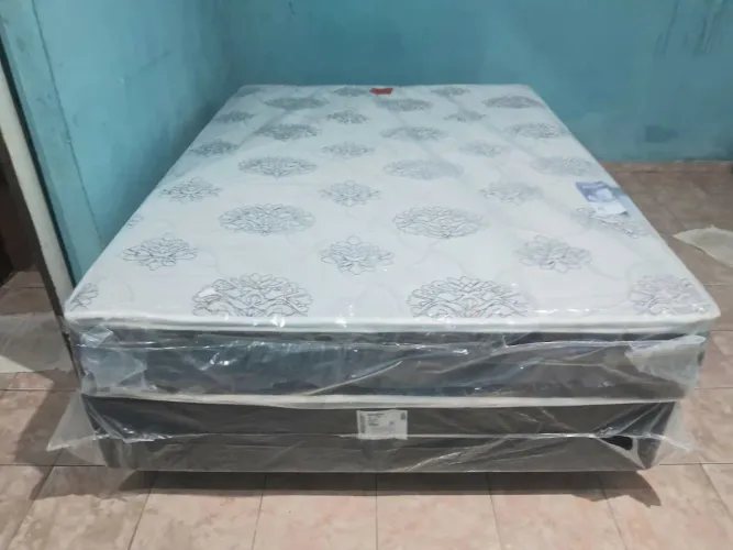 Vende-se está cama casal