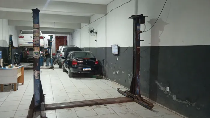 Vendo elevador auto Box precisando de uma pintura