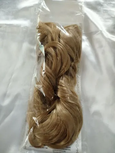 Aplique Cabelo sintético na tela