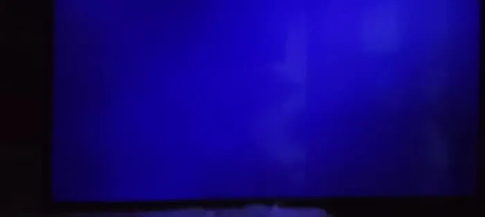 Vendo tv LG de 43 polegadas ela fala mais n mostra a imagem n