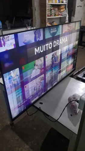 VENDO TV ela ta com a tela chuviscada mais de resto ta normal posso negociar