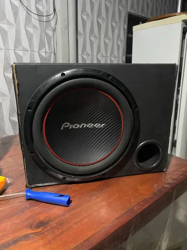Caixa Subwoofer - pionner cara preta