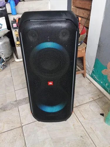 JBL partybox 710