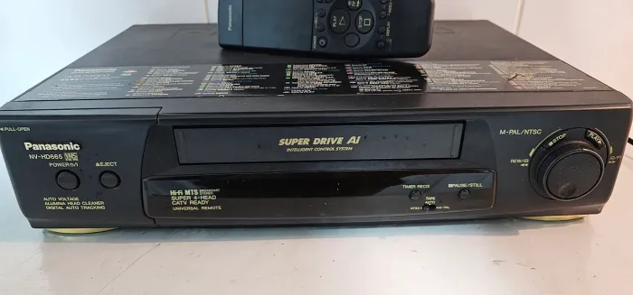 Video cassete Panasonic NV-HD665BR Hi-Fi 4 Cabeças - Com Controle