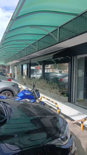 Toldo Preto por 3 metros de comprimento, e 0.94 de largura.