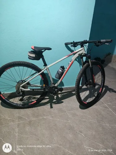 Vendo bicicleta Sense, com meno 1 ano de uso,com nota fiscal 
