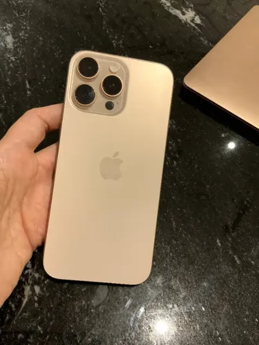 Iphone 16 pro max dourado 256G - Sem detalhes, extra.