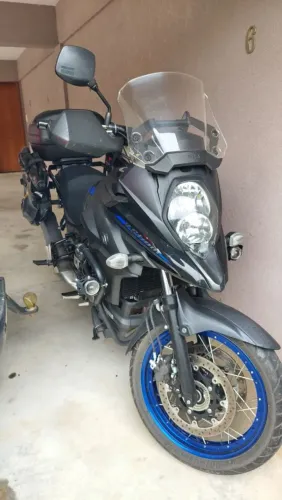 Suzuki V-Strom 650 - Apenas 4.500 km