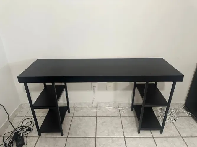 Mesa de Computador / Escritório em Pinus - Estrutura em Metal - 1,47 m