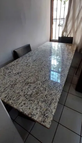 Mesa de granito