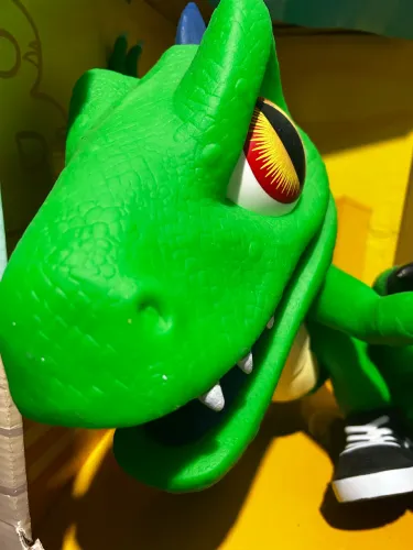 Boneco Dinossauro Fala Frases Bobsauro Com Som