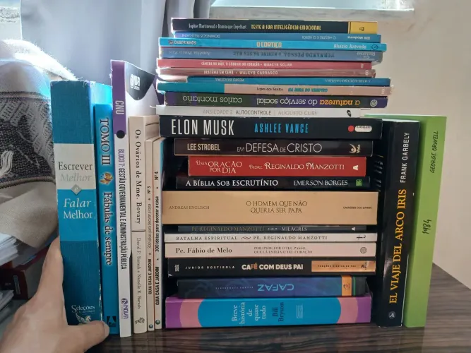Biblioteca Desapegos Variados
