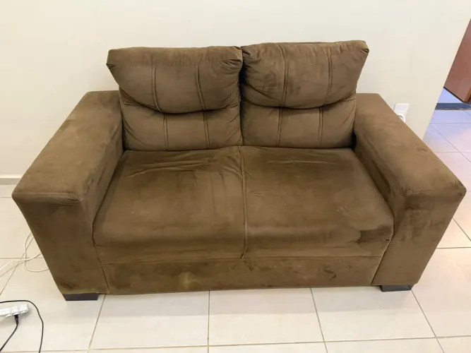 Vendo um sofá