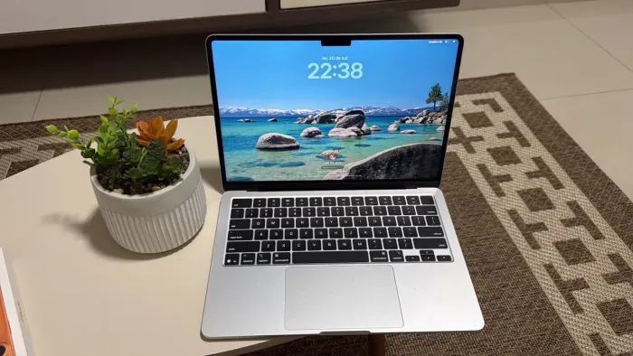MACBOOK AIR M4 EM PERFEITO ESTADO ?