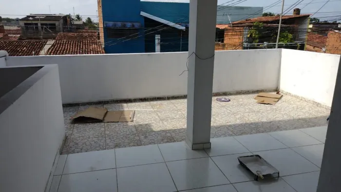 Aluga-se casa 1andar