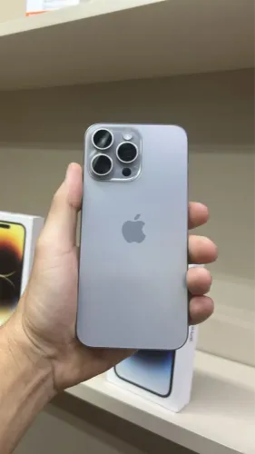 IPHONE 15 PRO MAX 256 GB MANCHINHA NA TELA 88%