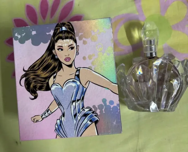 Perfume Ariana Grande R.E.M