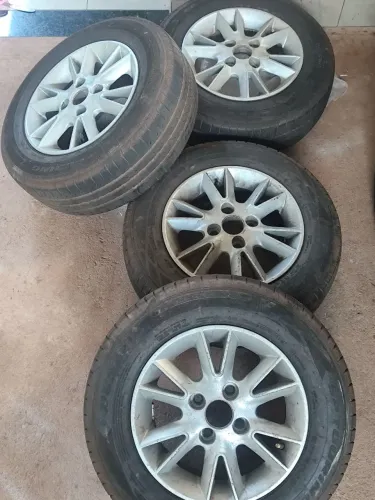 Rodas e pneus