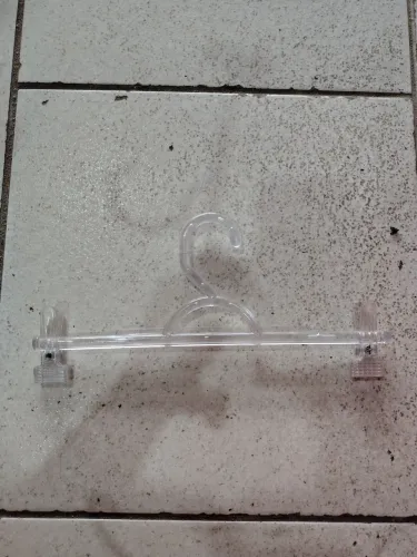 Cabides acrílico com presilhas