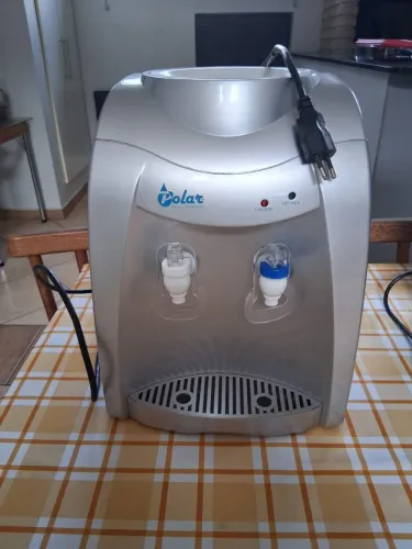 Bebedouro elétrico POLAR para galão