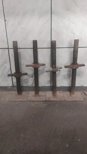 Estroncas ajustáveis em ferro inclui os tubos galvanizado 