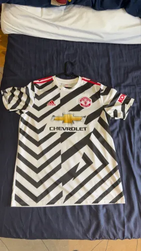 CAMISA MANCHESTER UNITED - COMEMORAÇÃO 110 ANOS OLD TRAFFORD