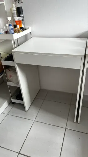 Escrivaninha em MDF com gaveta 60x45cm